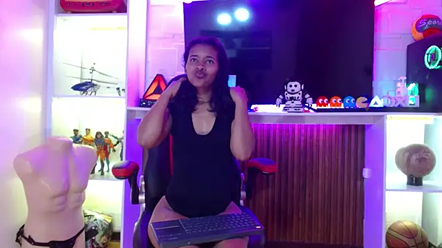  QueenMarilyn online show from 12, 6, 2026
