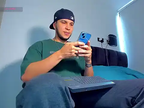 Snapshot of jacob_lautnerr chatting on 5, 6, 2026 jacob lautnerr online show from 5, 6, 2026