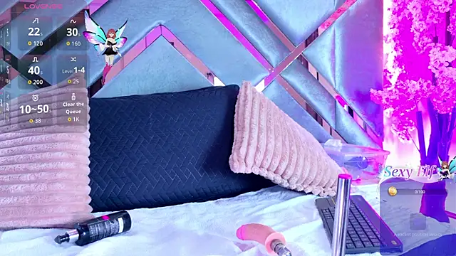 Snapshot of LalaVareela chatting on 18, 7, 2026 LalaVareela online show from 18, 7, 2026