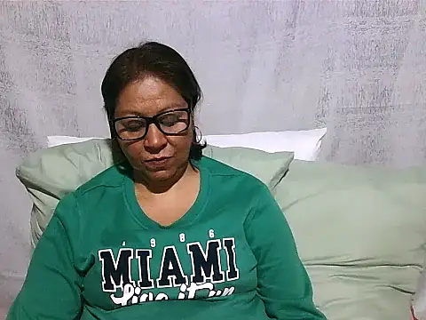 Snapshot of IndianSexyMilf69 chatting on 22, 6, 2026 IndianSexyMilf69 online show from 22, 6, 2026