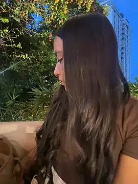 Snapshot of HaileyBieber_ chatting on 1, 6, 2026 HaileyBieber online show from 1, 6, 2026