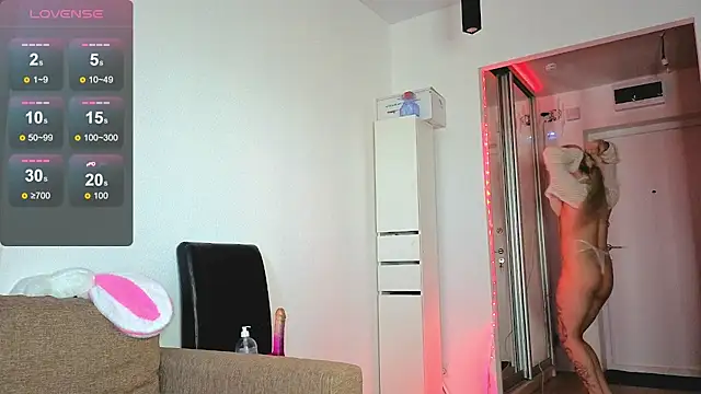 Snapshot of Chloecherry chatting on 9, 6, 2026 Chloecherry online show from 9, 6, 2026