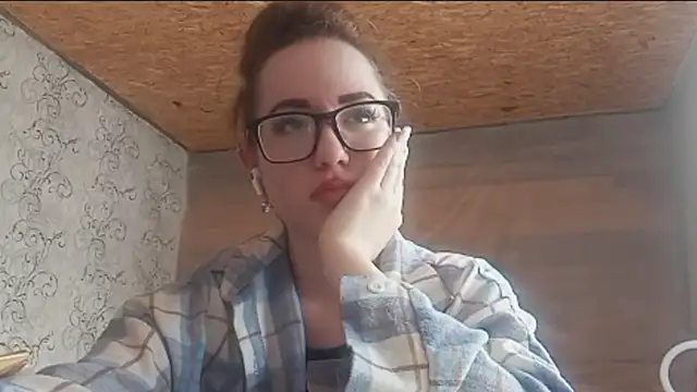 OliviaMoment online show from 6, 6, 2026