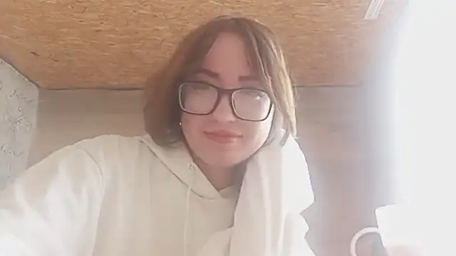 OliviaMoment online show from 11, 6, 2026