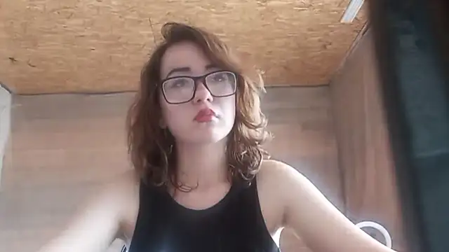 OliviaMoment online show from 4, 7, 2026