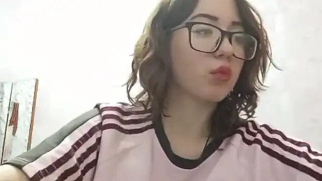 OliviaMoment online show from 11, 7, 2026