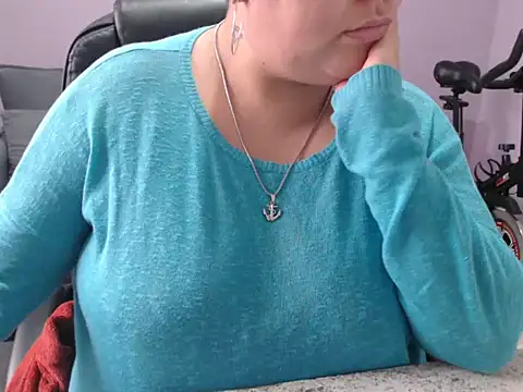 Snapshot of June_Osborne chatting on 29, 5, 2026 June Osborne online show from 29, 5, 2026