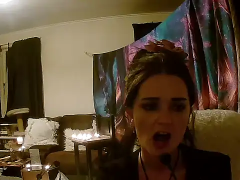 Snapshot of bloomvioletmoon chatting on 29, 5, 2026 bloomvioletmoon online show from 29, 5, 2026