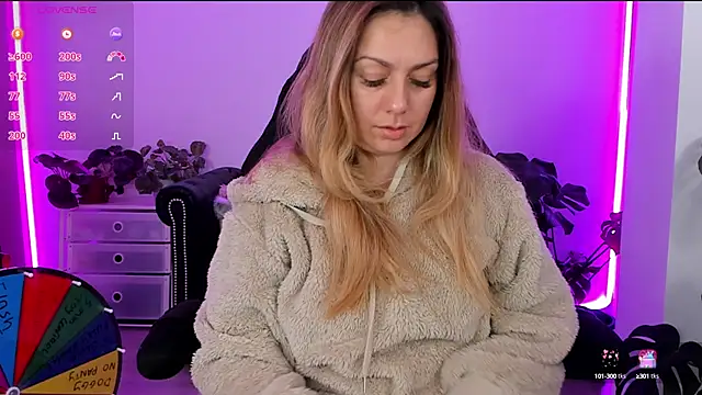 LindaWhite  online show from 21, 1, 2025