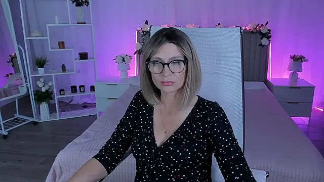 Snapshot of LioraVale chatting on 13, 7, 2026 LioraVale online show from 13, 7, 2026