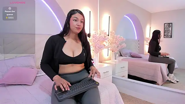 Snapshot of savina_ricci chatting on 23, 6, 2026 savina ricci online show from 23, 6, 2026