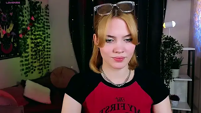 Snapshot of Milena_Stasym chatting on 15, 6, 2026 Milena Stasym online show from 15, 6, 2026