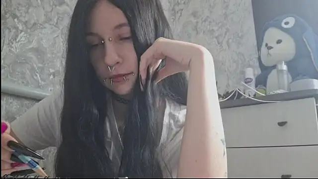 Snapshot of KrissyHiott chatting on 1, 6, 2026 KrissyHiott online show from 1, 6, 2026