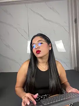 ValentinaLuciana online show from 8, 6, 2026