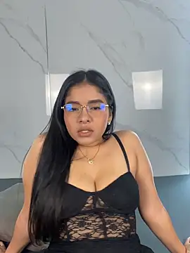 ValentinaLuciana online show from 13, 6, 2026