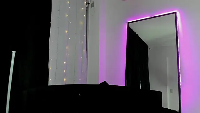 Snapshot of ScarlettJhonsonn chatting on 6, 6, 2026 ScarlettJhonsonn online show from 6, 6, 2026