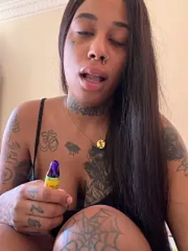 Kira nyxx online show from 2, 6, 2026
