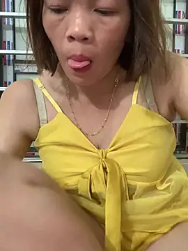 Snapshot of Emlyla chatting on 11, 6, 2026 Emlyla online show from 11, 6, 2026