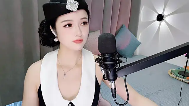 Momo-Wow online show from 18, 6, 2026