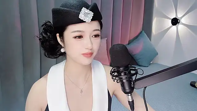 Momo-Wow online show from 7, 7, 2026
