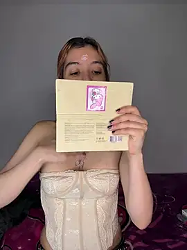Nana-Komatsu online show from 5, 6, 2026