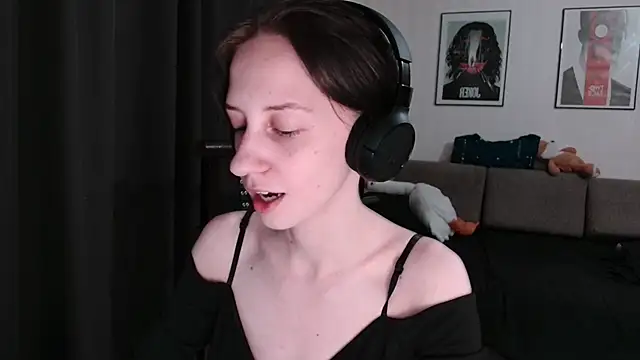 secrettt poison online show from 2, 8, 2026