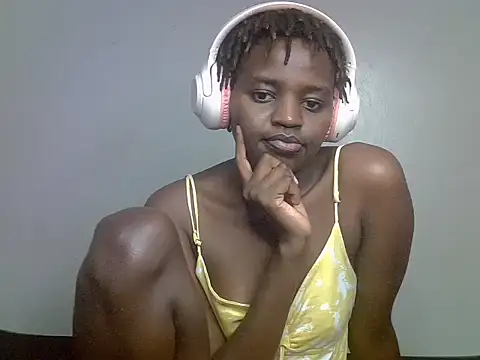 Snapshot of Sweet_smiles2 chatting on 28, 6, 2026 Sweet smiles2 online show from 28, 6, 2026