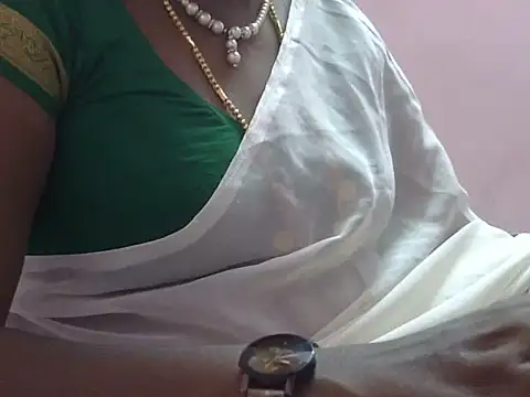 Snapshot of tamil-priyaaa chatting on 15, 7, 2026 tamil-priyaaa online show from 15, 7, 2026