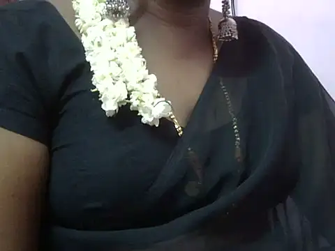 Snapshot of tamil-priyaaa chatting on 18, 7, 2026 tamil-priyaaa online show from 18, 7, 2026