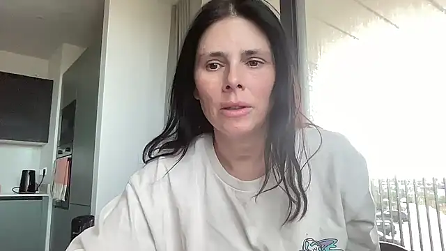Snapshot of JadeLucy chatting on 3, 7, 2026 JadeLucy online show from 3, 7, 2026