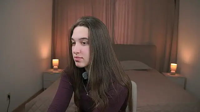 MeliaCusanelli online show from 5, 6, 2026