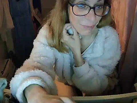 Aphrodity Roxx online show from 18, 7, 2026