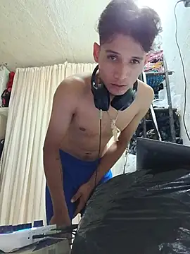 Snapshot of Manueluuki chatting on 20, 6, 2026 Manueluuki online show from 20, 6, 2026