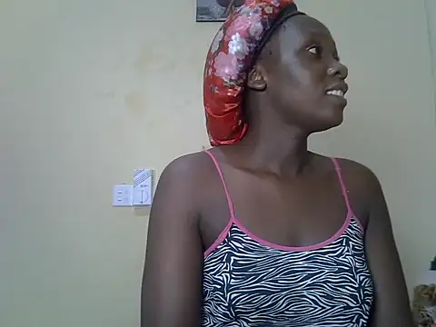 Snapshot of sweetjuana chatting on 7, 7, 2026 sweetjuana online show from 7, 7, 2026