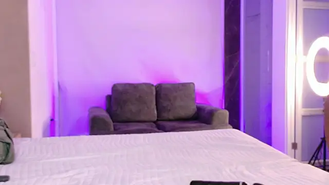 Charlotte-Brandt online show from 22, 7, 2026