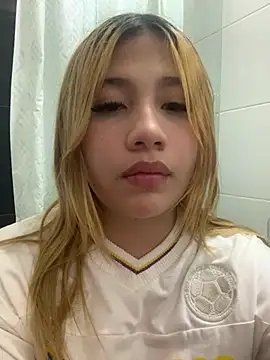 Snapshot of zury_cute1 chatting on 28, 6, 2026 zury cute1 online show from 28, 6, 2026