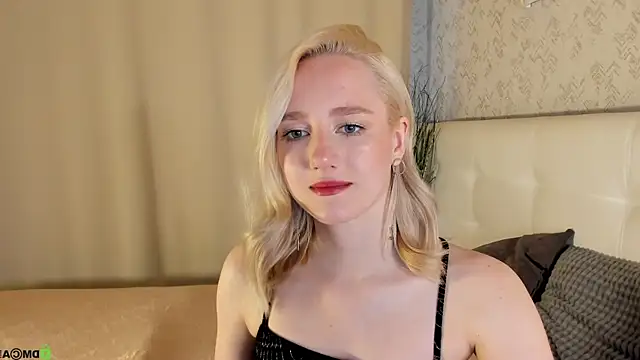 Snapshot of Chloe-Deccer chatting on 26, 6, 2026 Chloe-Deccer online show from 26, 6, 2026