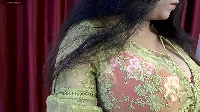 Snapshot of hey_rhea chatting on 19, 7, 2026 hey rhea online show from 19, 7, 2026