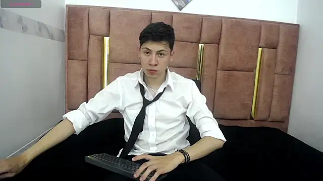 Snapshot of MIA_COINS chatting on 10, 6, 2026 MIA COINS online show from 10, 6, 2026