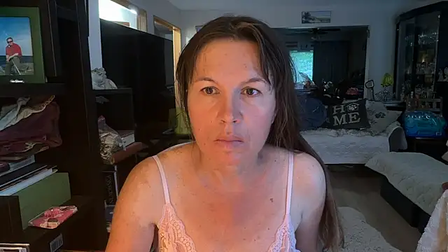 Snapshot of monikam82 chatting on 7, 6, 2026 monikam82 online show from 7, 6, 2026