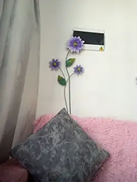 Snapshot of Mia_Hony chatting on 13, 7, 2026 Mia Hony online show from 13, 7, 2026