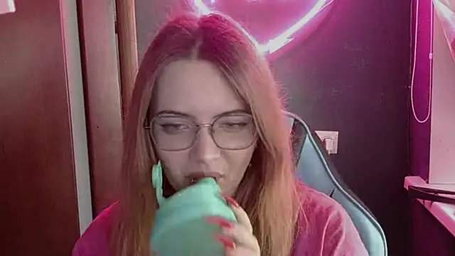 Snapshot of EnsuingPetal chatting on 7, 6, 2026 EnsuingPetal online show from 7, 6, 2026