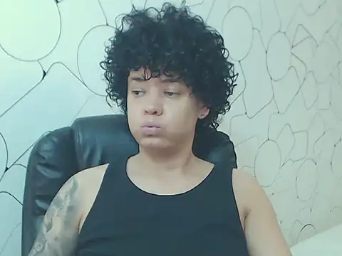 Snapshot of CurlyMood chatting on 7, 6, 2026 CurlyMood online show from 7, 6, 2026