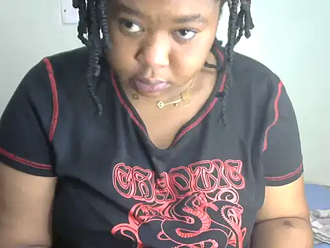 Snapshot of pretty_julie22 chatting on 29, 6, 2026 pretty julie22 online show from 29, 6, 2026