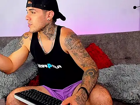 Snapshot of Austin_Rayne chatting on 10, 7, 2026 Austin Rayne online show from 10, 7, 2026