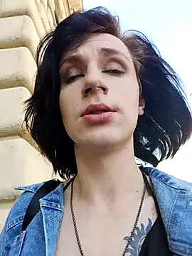MickeQuinee online show from 17, 7, 2026
