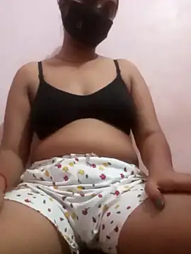 TRISHA0404 online show from 21, 6, 2026