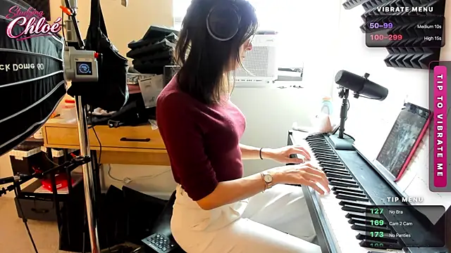 itschloelaurent online show from 27, 6, 2026
