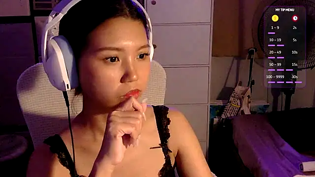urgrl portia online show from 19, 6, 2026