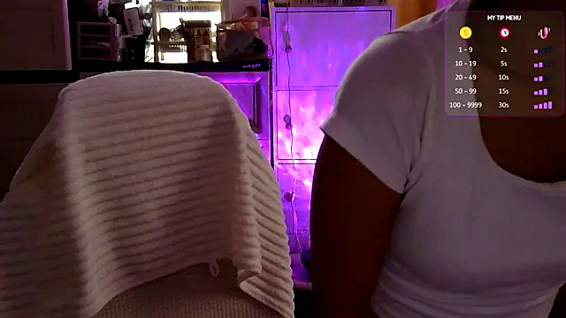 urgrl portia online show from 24, 7, 2026